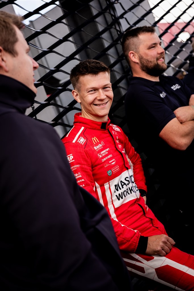 Selected Car Racing i offensiven til Night Race.
(Foto: Stine Schjøtler / Selected Car Group)
